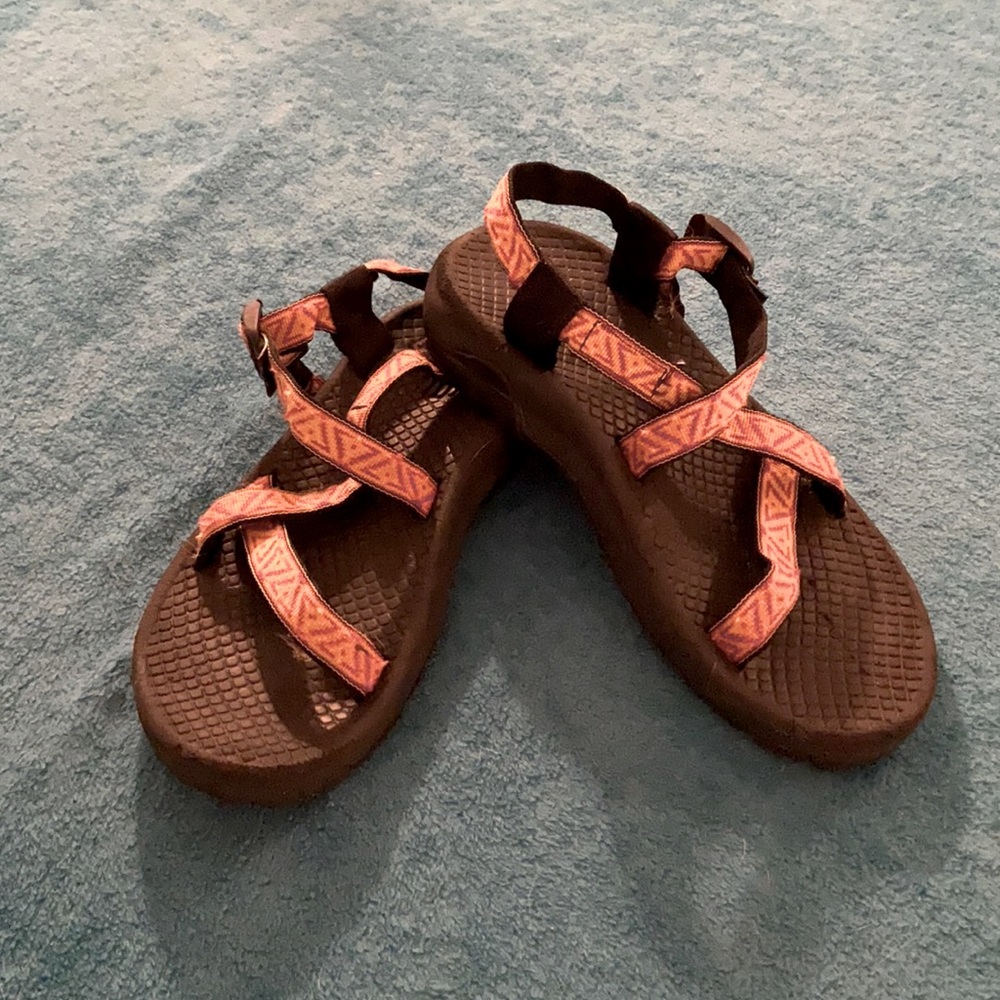 EUC Teva sandals size 9